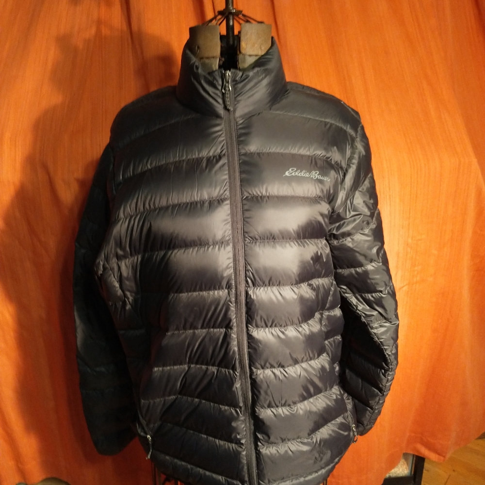 Men's Eddie Bauer size large black puff jacket